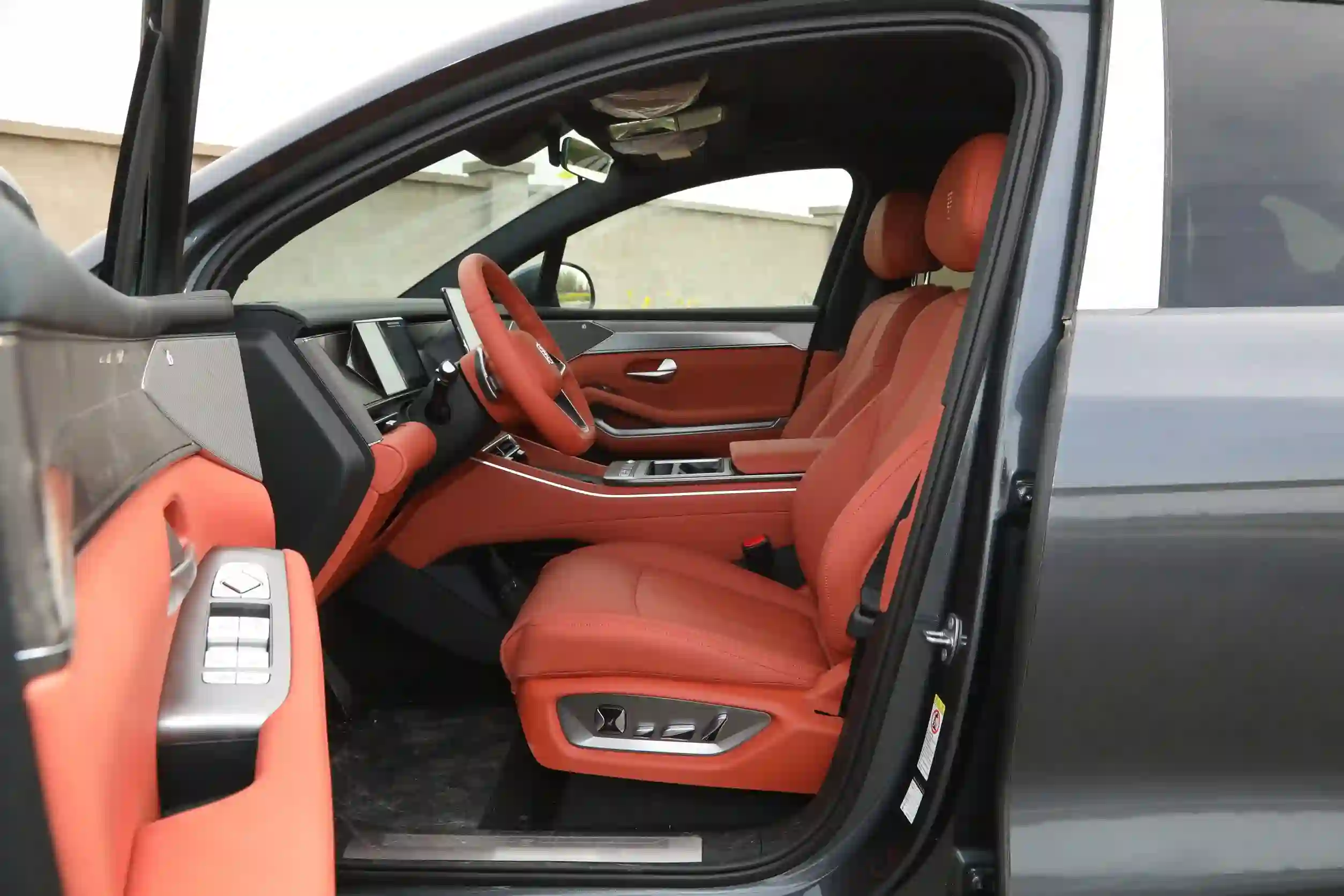 
								BYD Tang L Orange full									