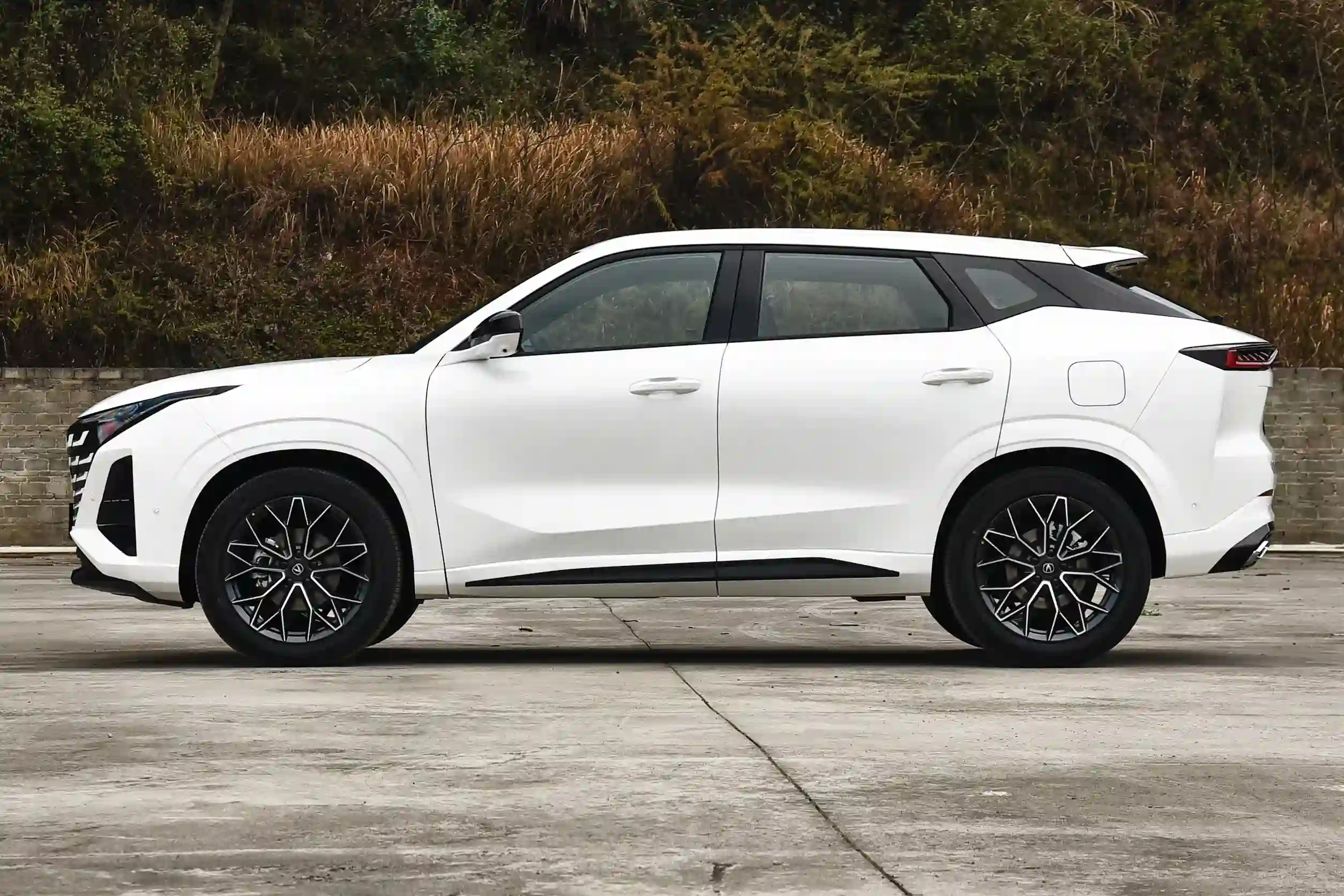 
								Changan UNI-Z 1119 full									