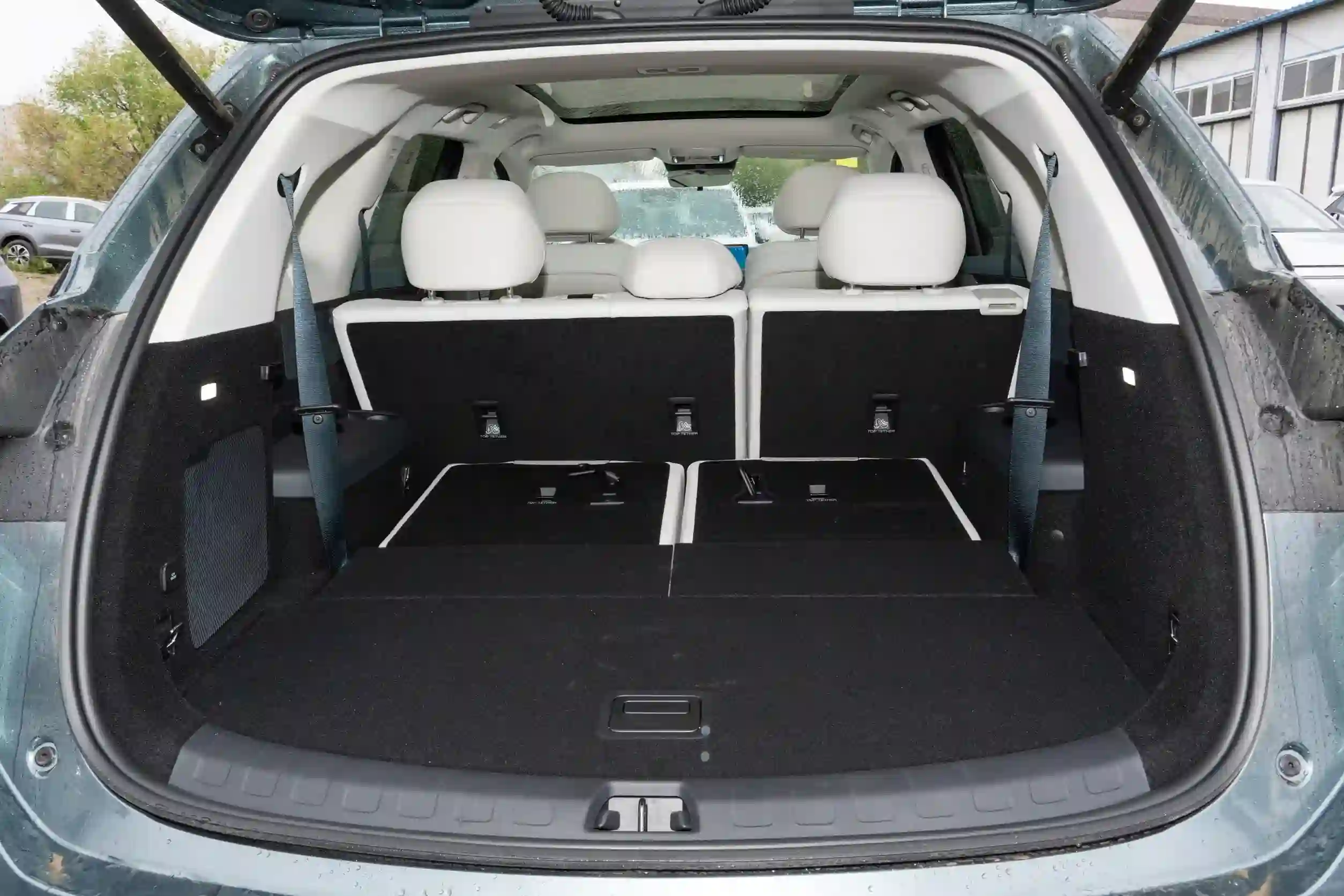 
								BYD Tang L white full									
