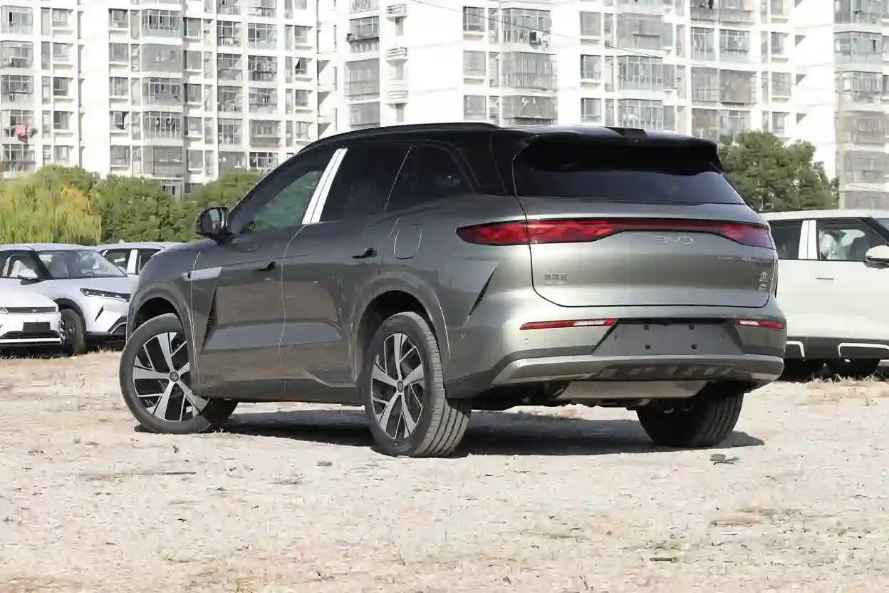 BYD Tang L Orange