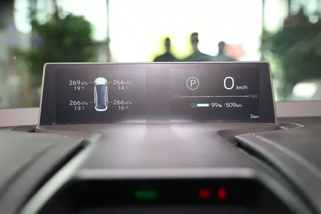 2025 TOYOTA BZ3 517KM