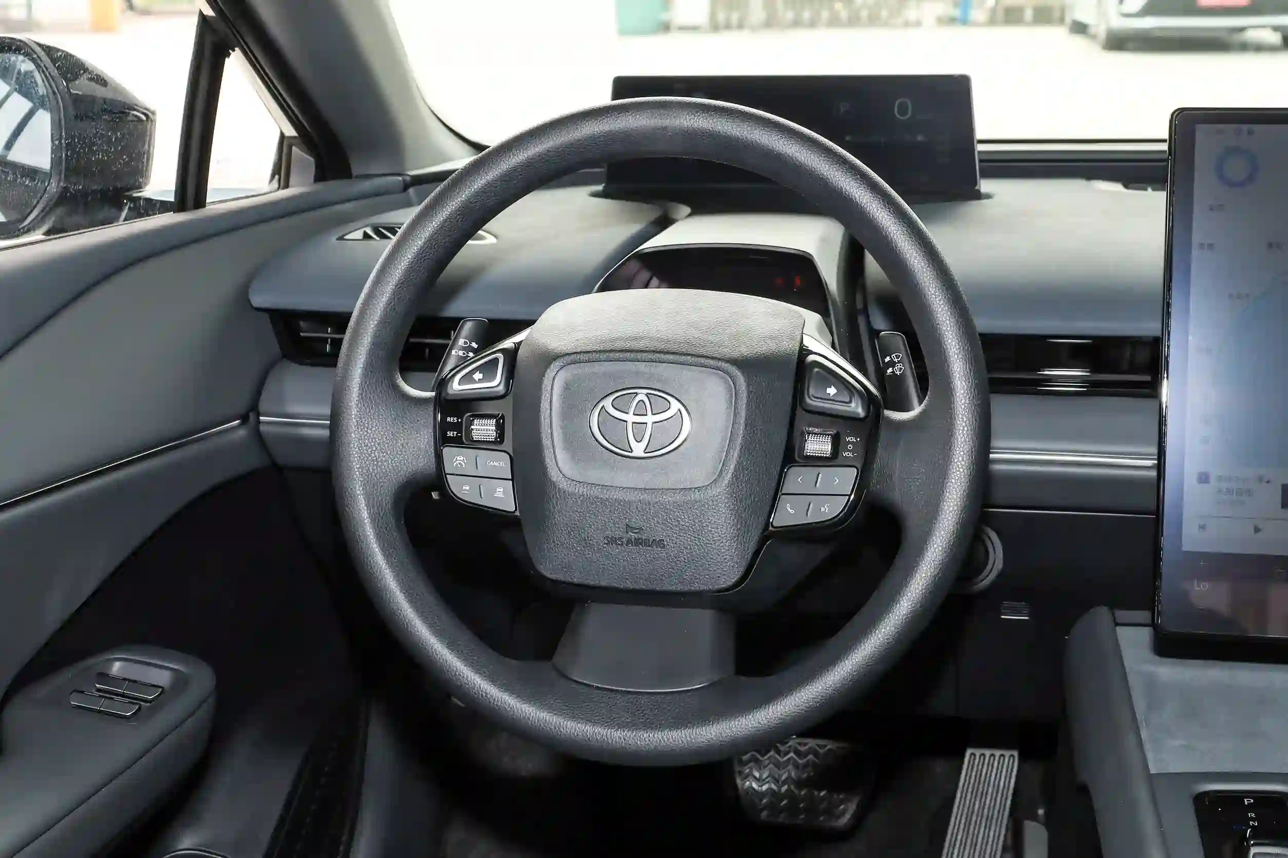 TOYOTA BZ3 510KM