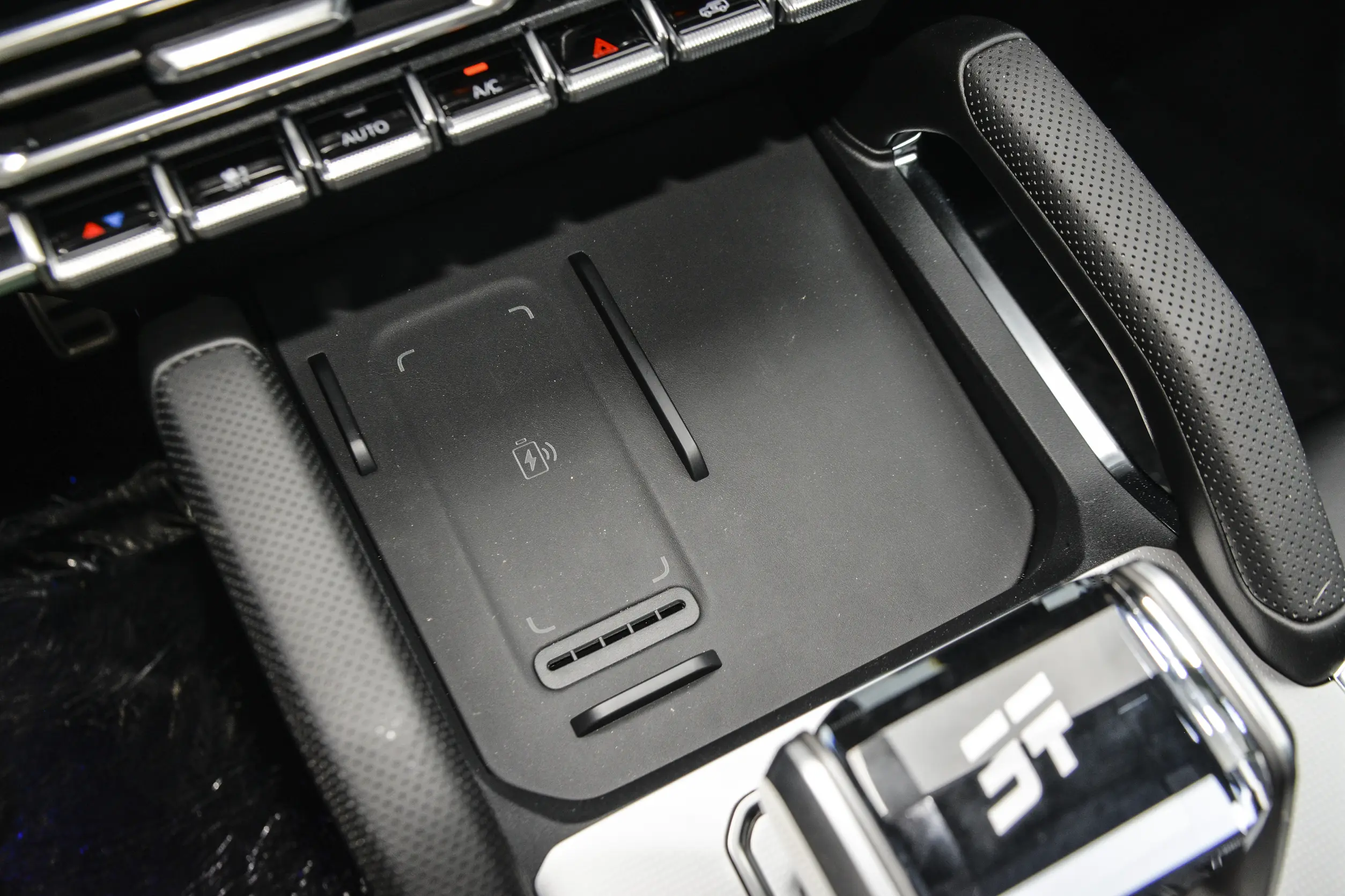 Jetour T2 2.0TD (XWD)