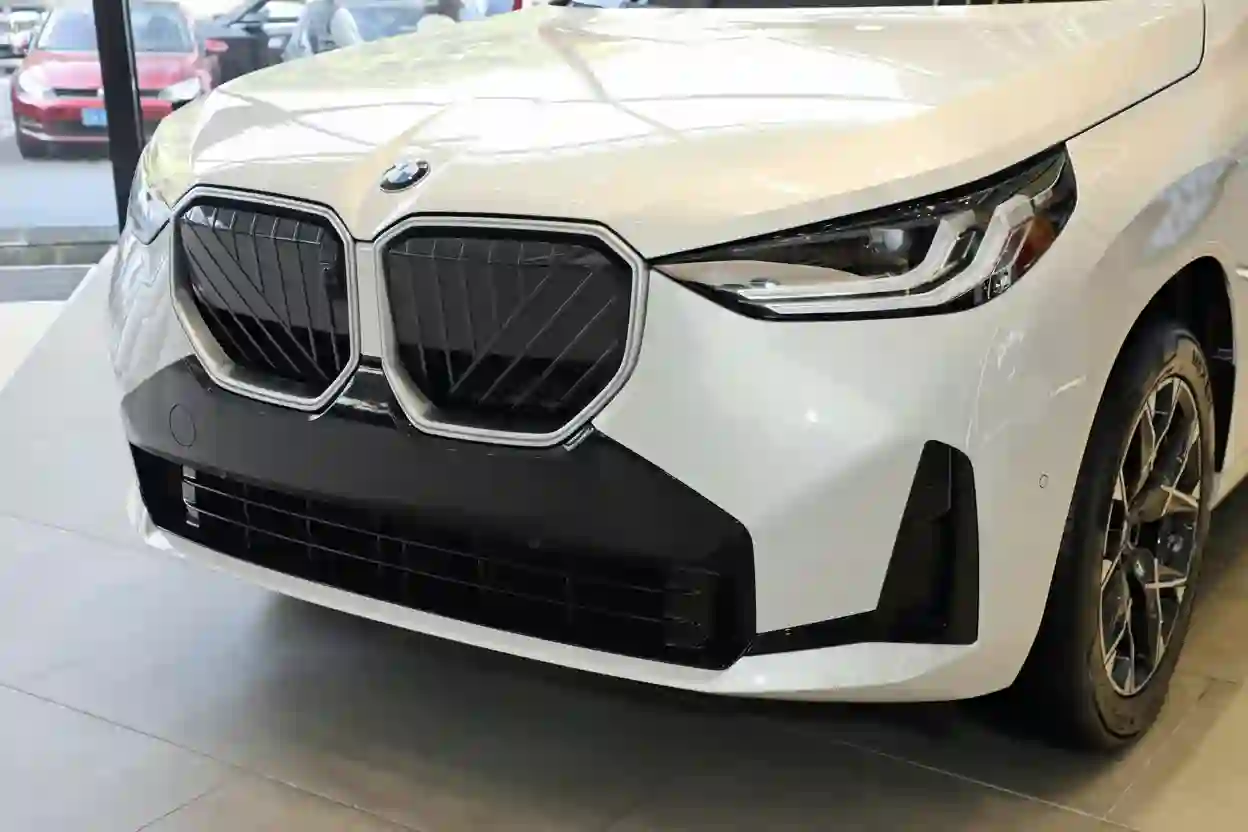 
								BMW X3 full									