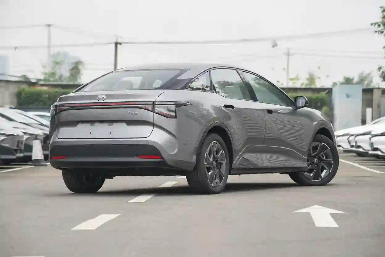 2025 TOYOTA BZ3 517KM