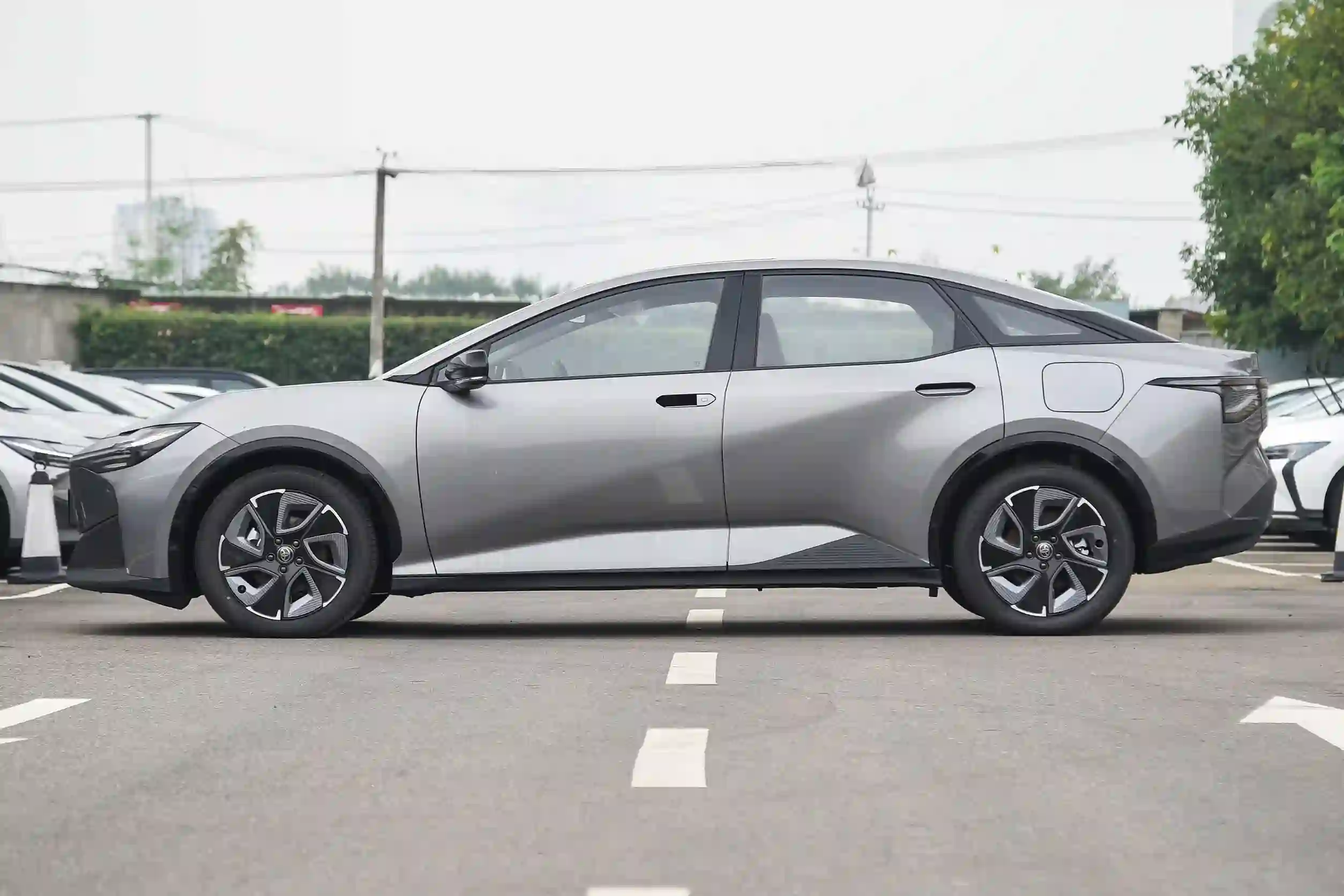 2025 TOYOTA BZ3 517KM